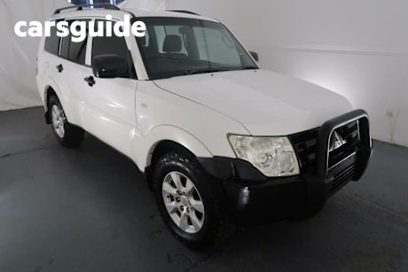 White 2010 Mitsubishi Pajero Wagon GLX LWB (4X4)