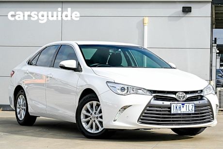 White 2016 Toyota Camry Sedan Altise