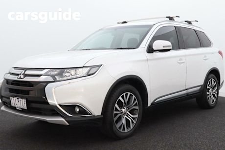 White 2016 Mitsubishi Outlander Wagon LS (4X2)