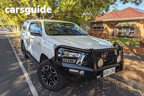 White 2022 Toyota Hilux Double Cab Pick Up SR5 + Premium Interior (4X4)
