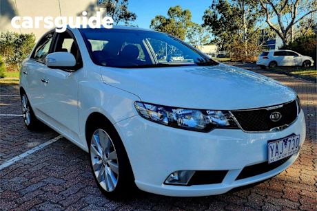 White 2010 Kia Cerato Sedan SLI