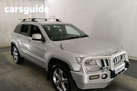 Silver 2013 Jeep Grand Cherokee Wagon Limited (4X4)