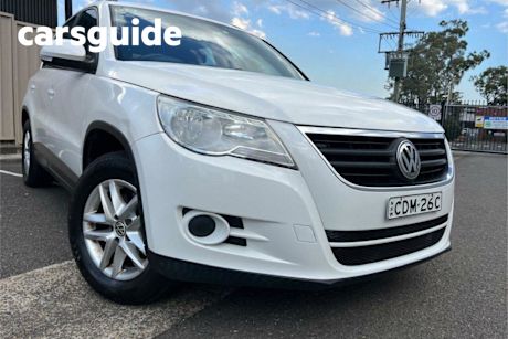 White 2008 Volkswagen Tiguan Wagon 103 TDI