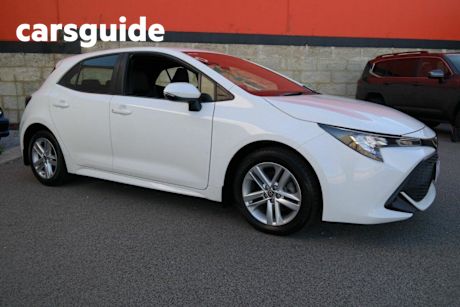 White 2019 Toyota Corolla Hatch Ascent Sport