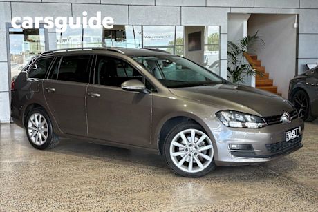 Grey 2015 Volkswagen Golf Wagon 110 TSI Highline
