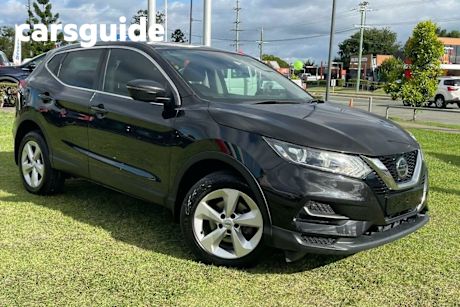 Black 2018 Nissan Qashqai Wagon ST