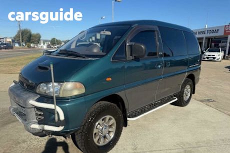 Green 1996 Mitsubishi Delica Commercial