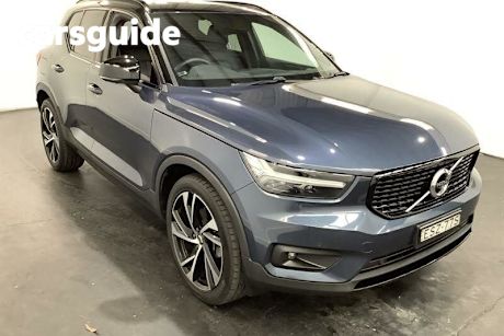 Blue 2022 Volvo XC40 Wagon T5 R-Design (awd)