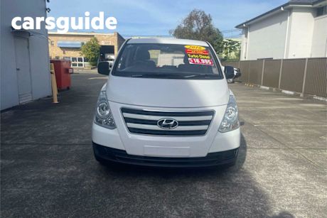 White 2016 Hyundai Iload Van