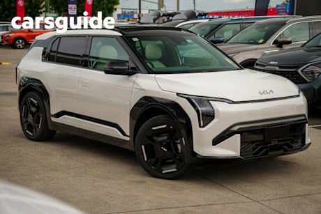 White 2025 Kia EV3 Wagon GT-Line 2WD LR