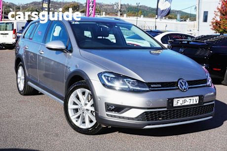 Silver 2018 Volkswagen Golf Wagon Alltrack 132 TSI Premium