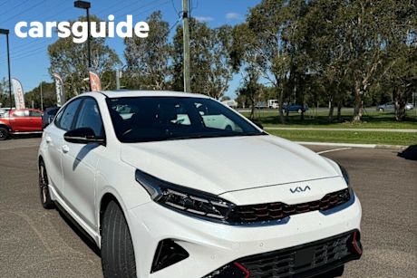 White 2022 Kia Cerato Hatchback GT