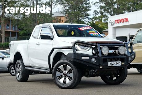 White 2021 Isuzu D-MAX Space Cab Utility LS-U (4X4)