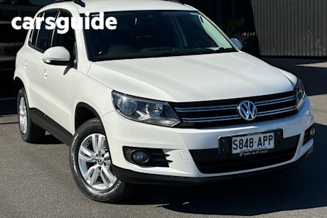 White 2012 Volkswagen Tiguan Wagon 103 TDI