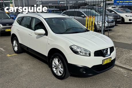 White 2014 Nissan Dualis Wagon +2 ST (4X2)