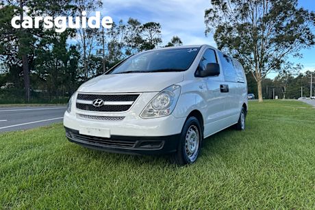 White 2009 Hyundai Iload Van