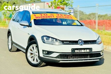 White 2017 Volkswagen Golf Wagon Alltrack 132 TSI