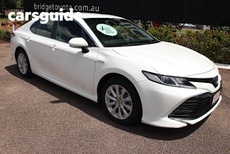 White 2020 Toyota Camry Sedan Hybrid