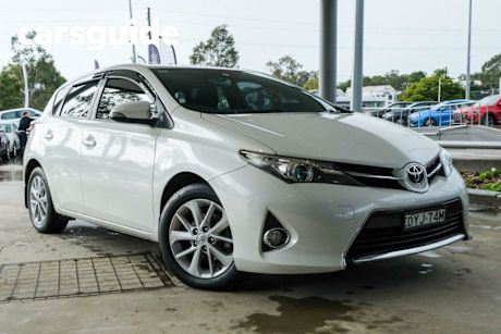 White 2013 Toyota Corolla Hatchback Ascent Sport
