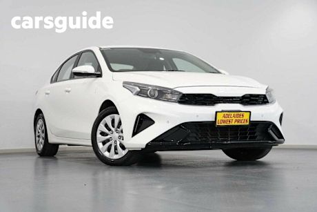 White 2023 Kia Cerato Sedan S