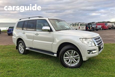 White 2015 Mitsubishi Pajero Wagon GLS LWB (4X4)