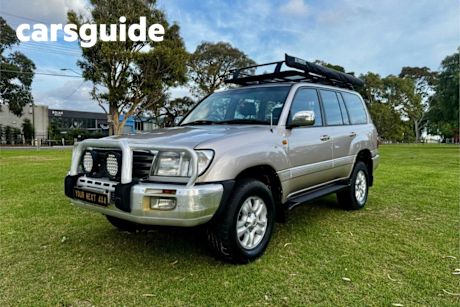 Silver 2004 Toyota Landcruiser Wagon Sahara (4X4)