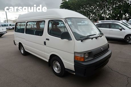 White 1995 Toyota Hiace Bus Commuter