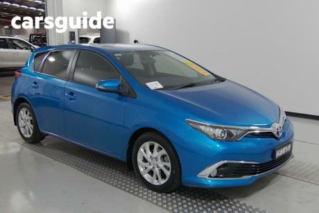 Blue 2016 Toyota Corolla Hatchback Ascent Sport