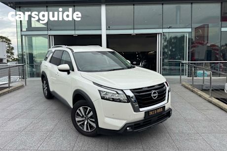 White 2024 Nissan Pathfinder Wagon TI (4WD)