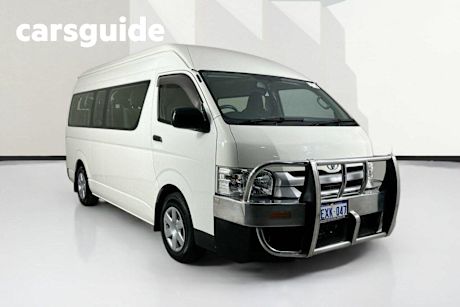 White 2015 Toyota Hiace Bus Commuter