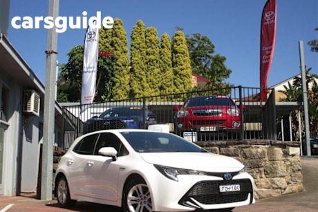 White 2019 Toyota Corolla Hatch Ascent Sport Hybrid