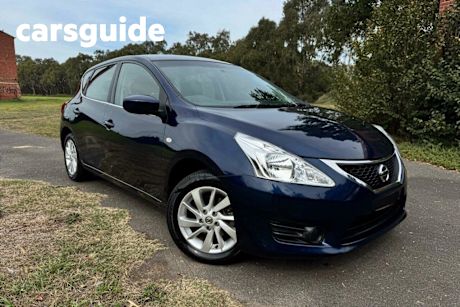 Blue 2014 Nissan Pulsar Hatchback ST