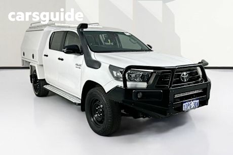 White 2021 Toyota Hilux Double Cab Chassis SR (4X4)