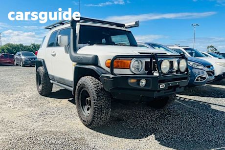 White 2014 Toyota FJ Cruiser Wagon
