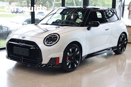 White 2025 Mini Cooper Hatch JCW E Favoured