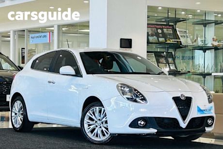 White 2018 Alfa Romeo Giulietta Hatchback Super TCT