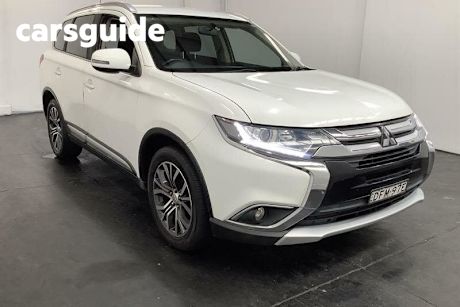 White 2016 Mitsubishi Outlander Wagon LS (4X2)