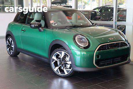 Green 2024 Mini 3D Hatch Hatchback C Favoured