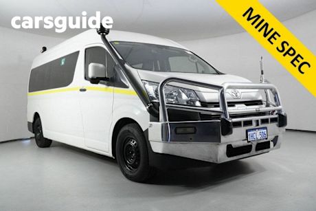 White 2020 Toyota Hiace Bus Commuter (12 Seats)