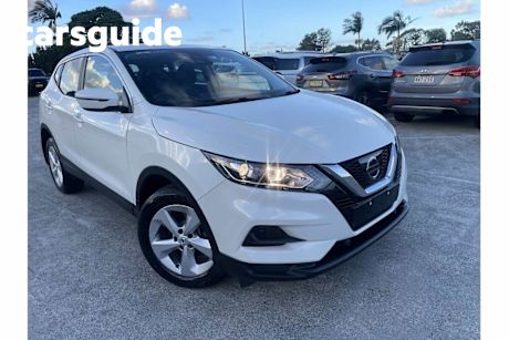 White 2017 Nissan Qashqai Wagon ST