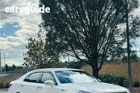 White 2015 Toyota Crown Sedan