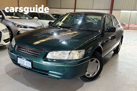 Green 2000 Toyota Camry Sedan CSi SXV20R