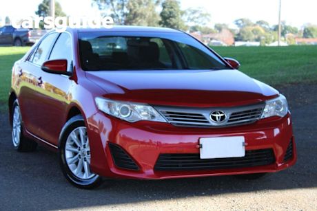 Red 2013 Toyota Camry Sedan Altise