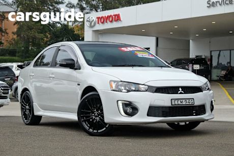 White 2018 Mitsubishi Lancer Sedan Black Edition (es)