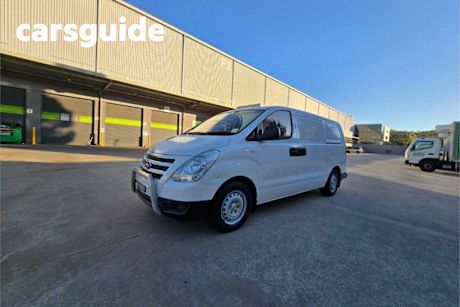 White 2016 Hyundai Iload Van