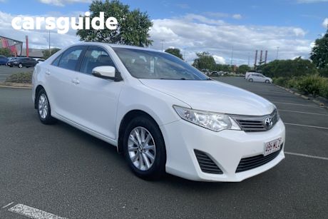 White 2013 Toyota Camry Sedan Altise