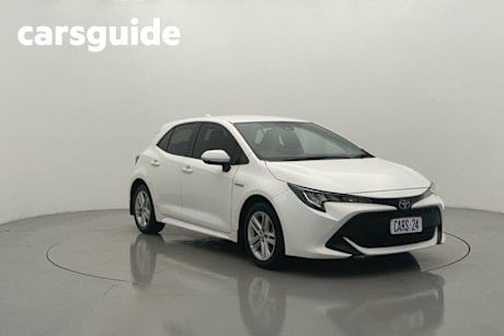 White 2020 Toyota Corolla Hatch Ascent Sport (Hybrid)