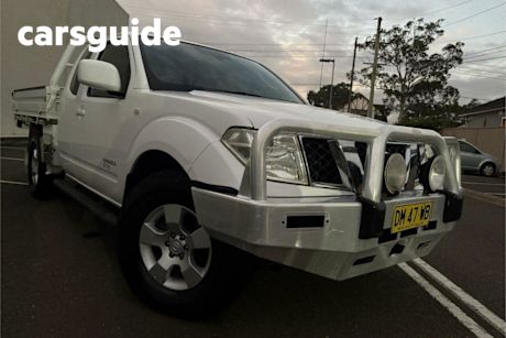 White 2010 Nissan Navara King Cab Pickup ST-X (4X4)