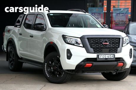 White 2024 Nissan Navara Dual Cab Pick-up PRO-4X (4X4)