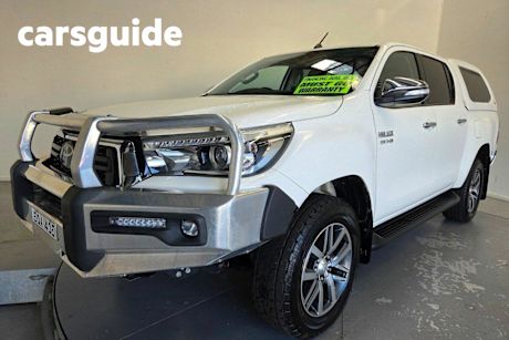 White 2020 Toyota Hilux Double Cab Pick Up SR5 (4X4)